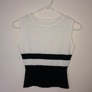 BRANDY MELVILLE - FITTED BLOUSE